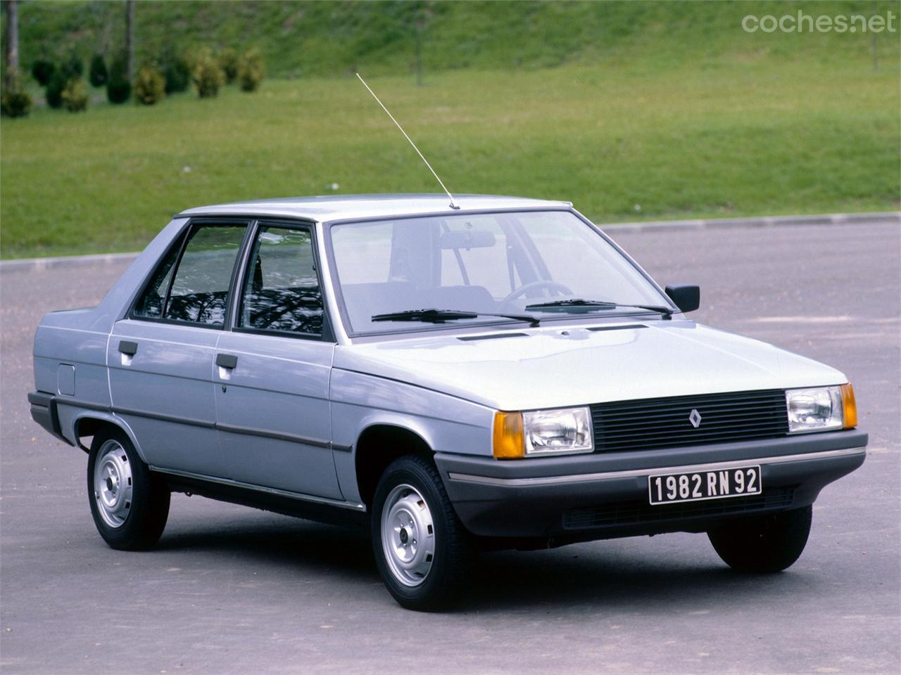 No era más que una actualización del 12 pero el Renault 9 era un coche sencillo pero moderno.