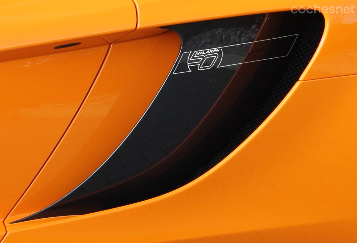 Sólo 50 unidades del Spyder y 50 del Coupé. Estas series limitadas se identifican por la insignia en la carrocería. 