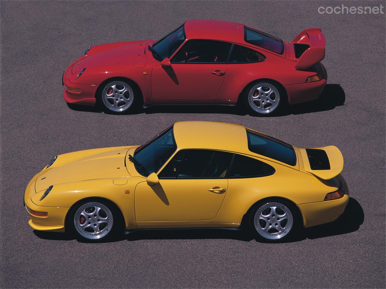 De color rojo el 911 Carrera RSR o RS Clubsport de la serie 993. Junto a él de color amarillo el Carrera RS.