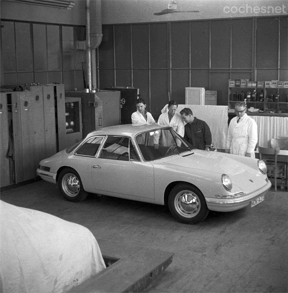 El prototipo Typ 754 o T7 de 1960 no agradó a Ferry Porsche por su habitáculo de 4 plazas y por su línea trasera.