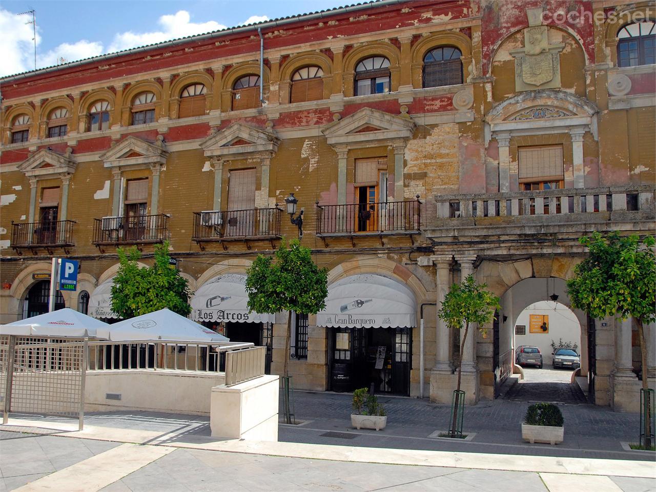 Interesantes edificios nos acompañarán durante nuestra visita.