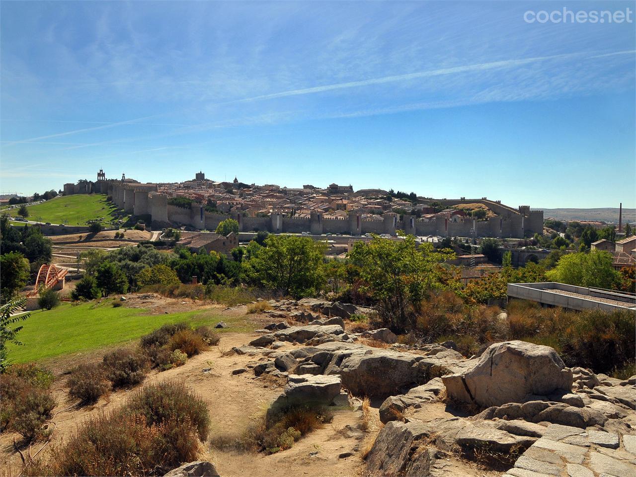 La espectacular muralla es la seña más característica de Ávila.