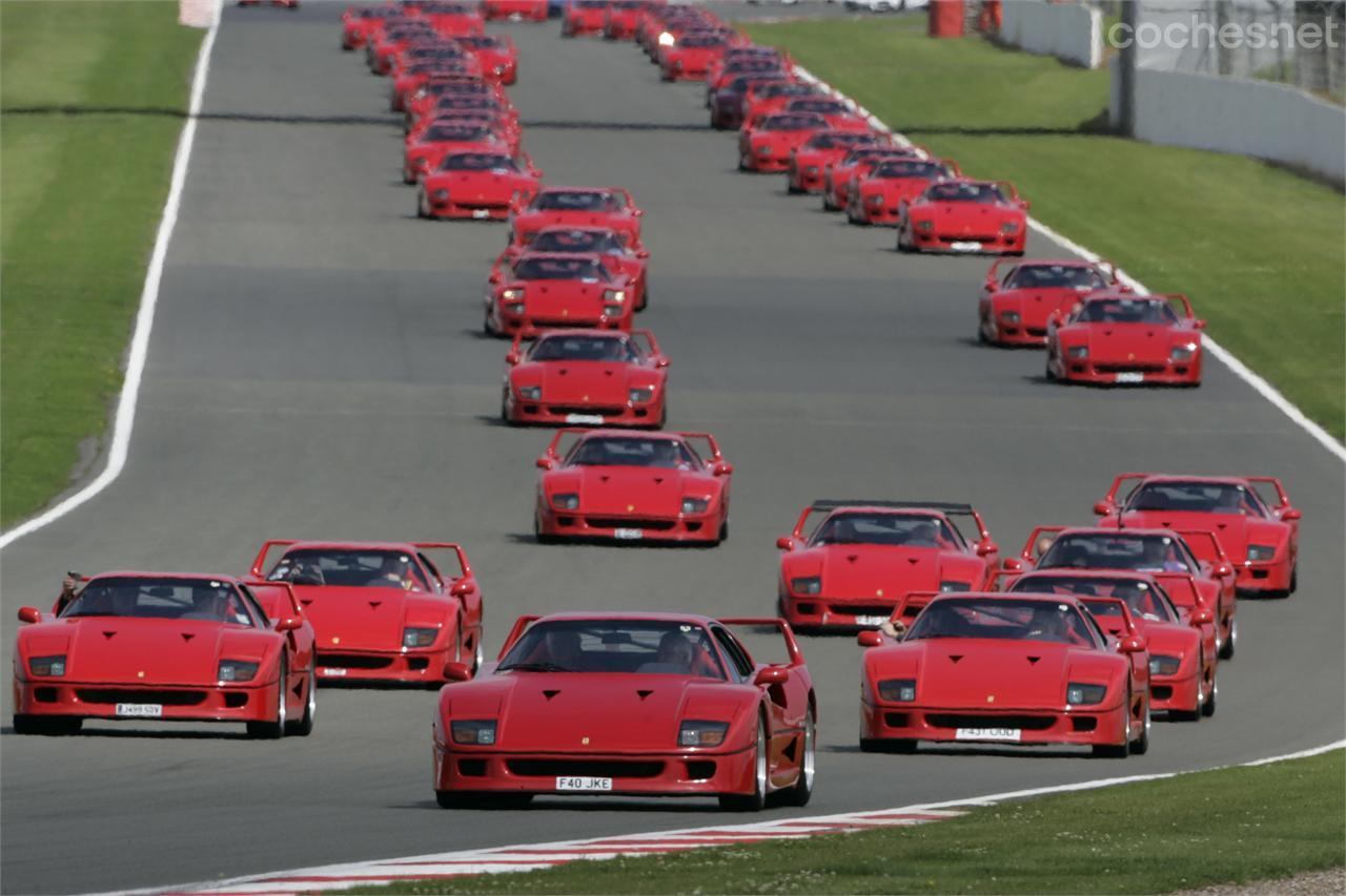 El último Ferrari turbo de la historia hasta la fecha era el F40 de 1987 con otro V8 Biturbo de 478 CV.