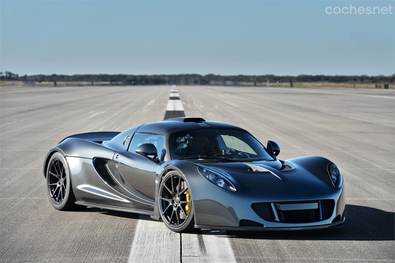 Este es el Hennessey Venom GT con el que Brian Smith alcanzó 435,31 km/h el 14 de febrero de 2014 en el Kennedy Space Center de Cabo Cañaveral (Florida).