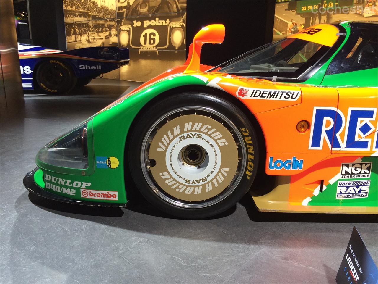 La llanta Rays con sistema Turbo Fan del Mazda 787B con el que la firma nipona ganó en las 24 Horas de Le Mans de 1991, una de las estrellas de la exposición de Le Mans.