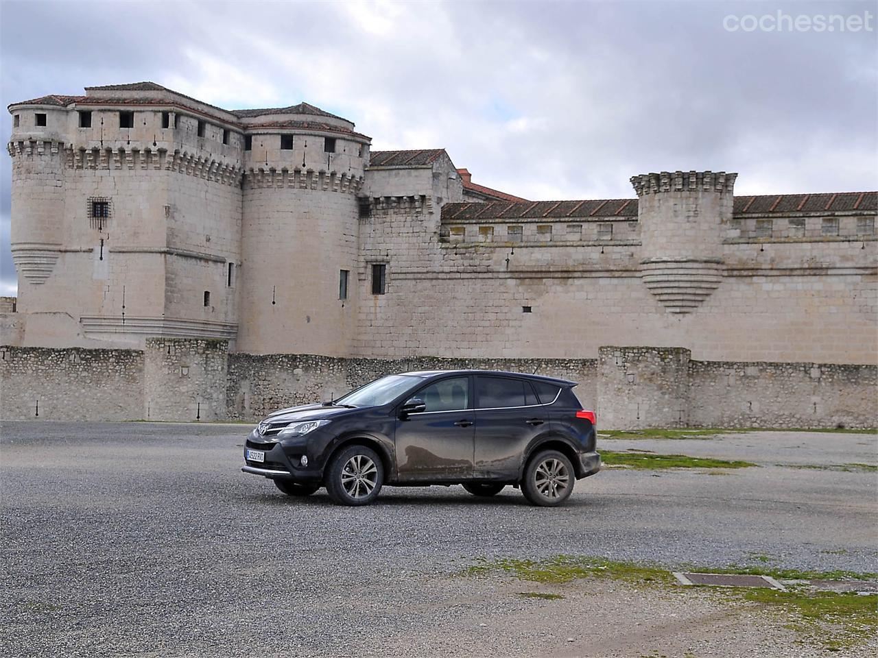 Con el coche "maquilado" y los estómagos hambrientos, Cuellar es un lugar ideal para terminar la jornada