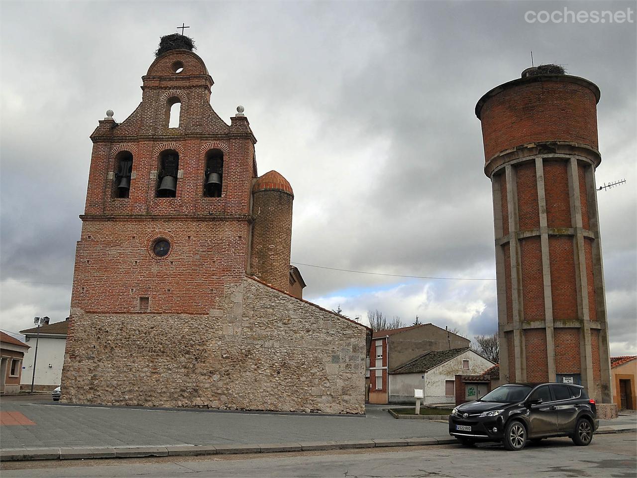 Espectacular espadaña la de la iglesia de Remondo