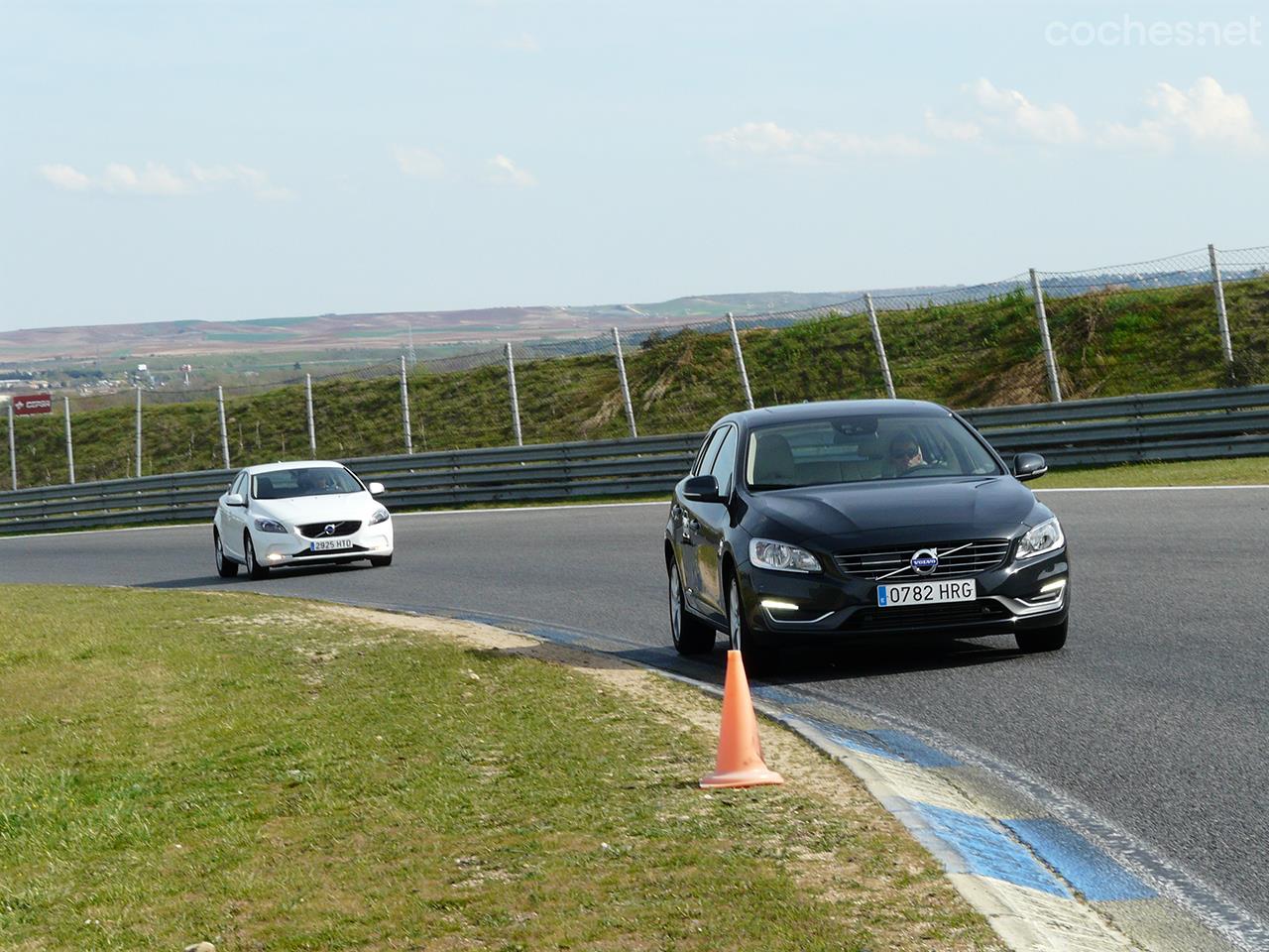 Diversión al volante en la tanda de vueltas al circuito