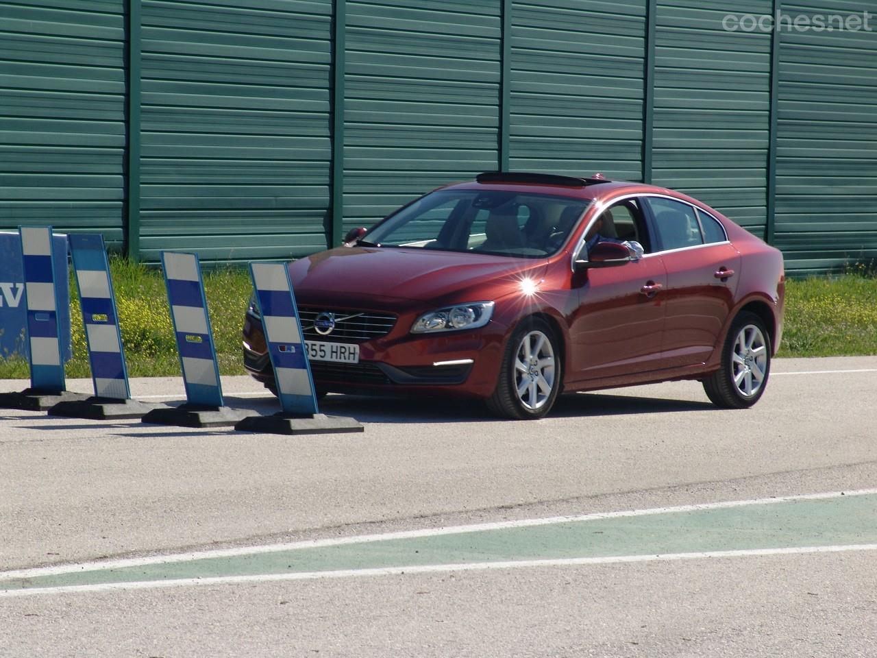 El sistema 'City Safety' frena totalmente el coche para evitar una colisión