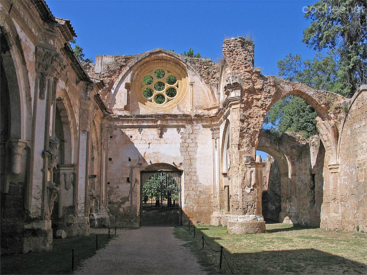 La visita al Monasterio de Piedra es altamente recomendable