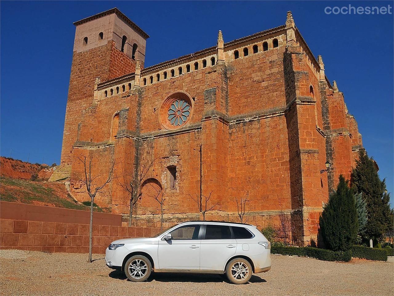 La Iglesia de San Miguel Arcángel, en Ibdes