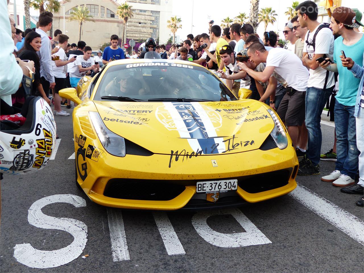 La Gumball 3000 y el Abarth 695 Biposto