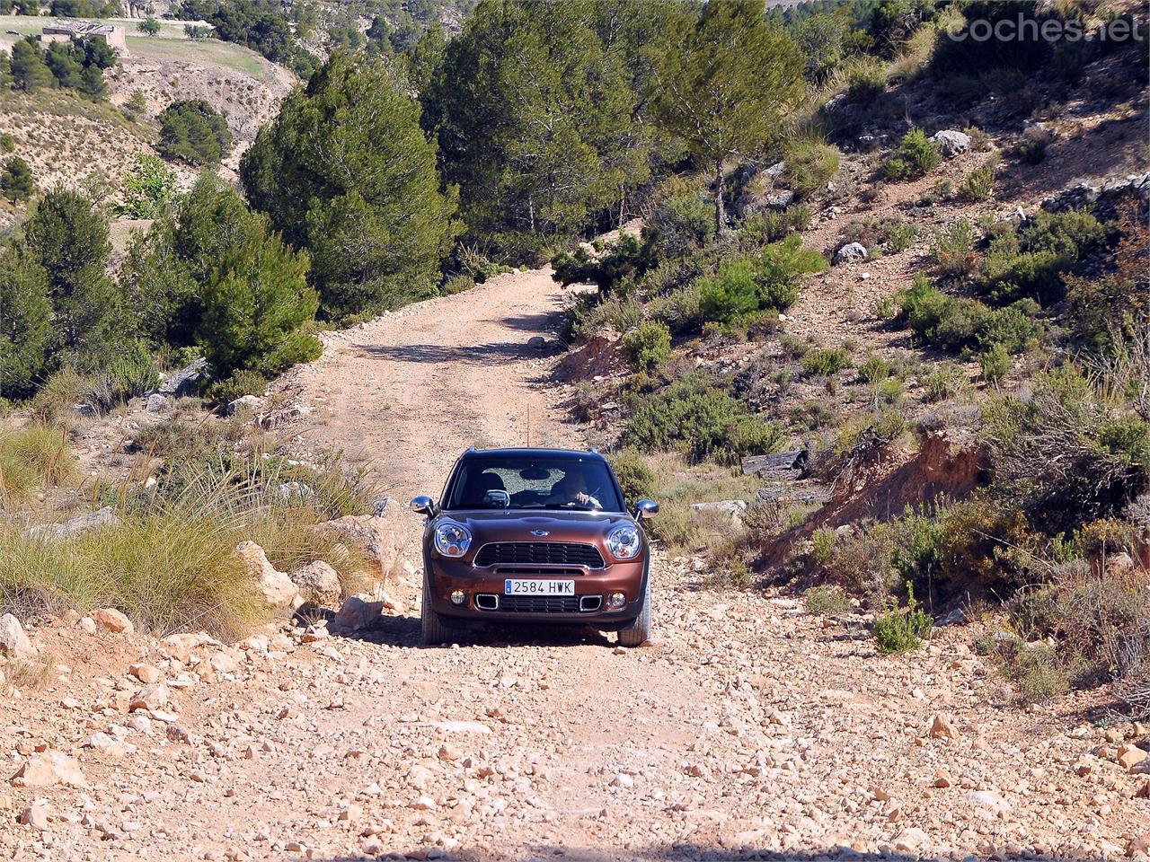 Accediendo a la subida final de la Cueva del Ambrosio