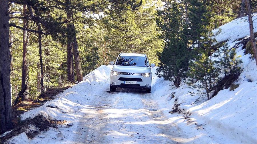 Sol, nieve, hielo, bosques... una ruta excepcional al alcance de un SUV y de toda la familia.