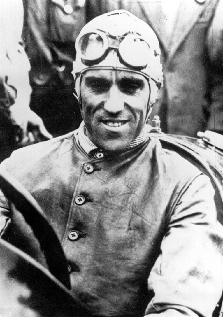 Tazio Nuvolari (1892-1953) fue piloto oficial Alfa Romeo, de la Scuderia Ferrari y del equipo Auto Union.