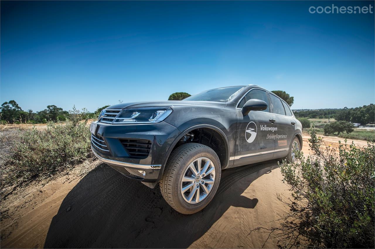 Volkswagen ofrece diferentes cursos y experiencias de conducción, sobre asfalto y off-road.