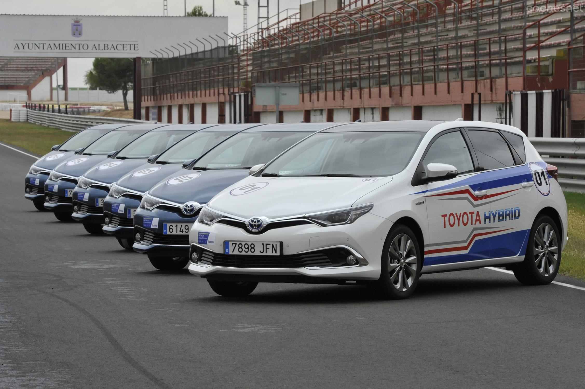 6 equipos con 7 pilotos y 125 litros de gasolina para 24 horas. El Auris Hybrid fue el principal protagonista.