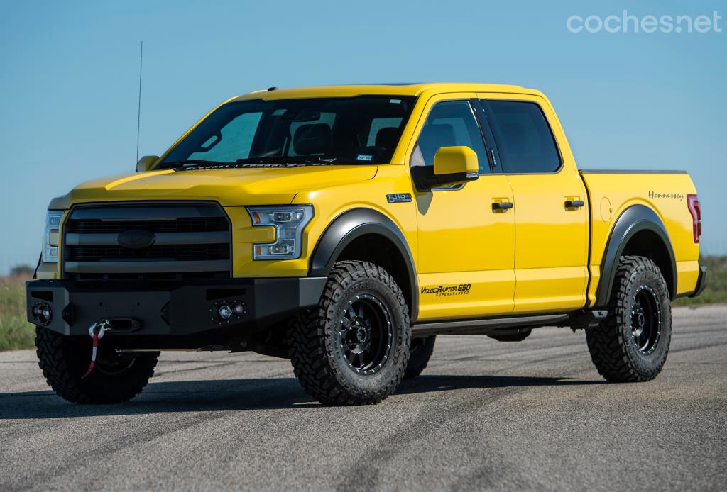 Los Ford F-150, líderes de ventas en el segmento de los pick-up en EE-UU., son la base de múltiples preparaciones. Hennessey denomina a esta unidad Velociraptor 600.