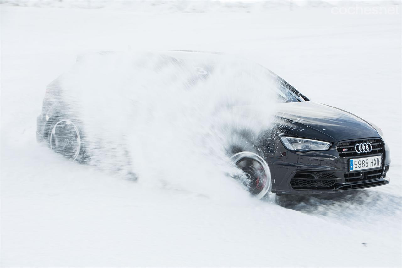 Los 300 CV del motor 2.0 TFSI del S3 Sportback y el embrague Haldex de su sistema quattro también son toda una garantía para la diversión sobre la nieve.