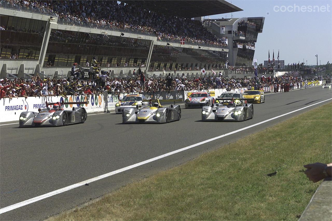 La primera de las 13 victorias de Audi en las 24 Horas de Le Mans llegó en el año 2000 con el triplete de los prototipos R8. 