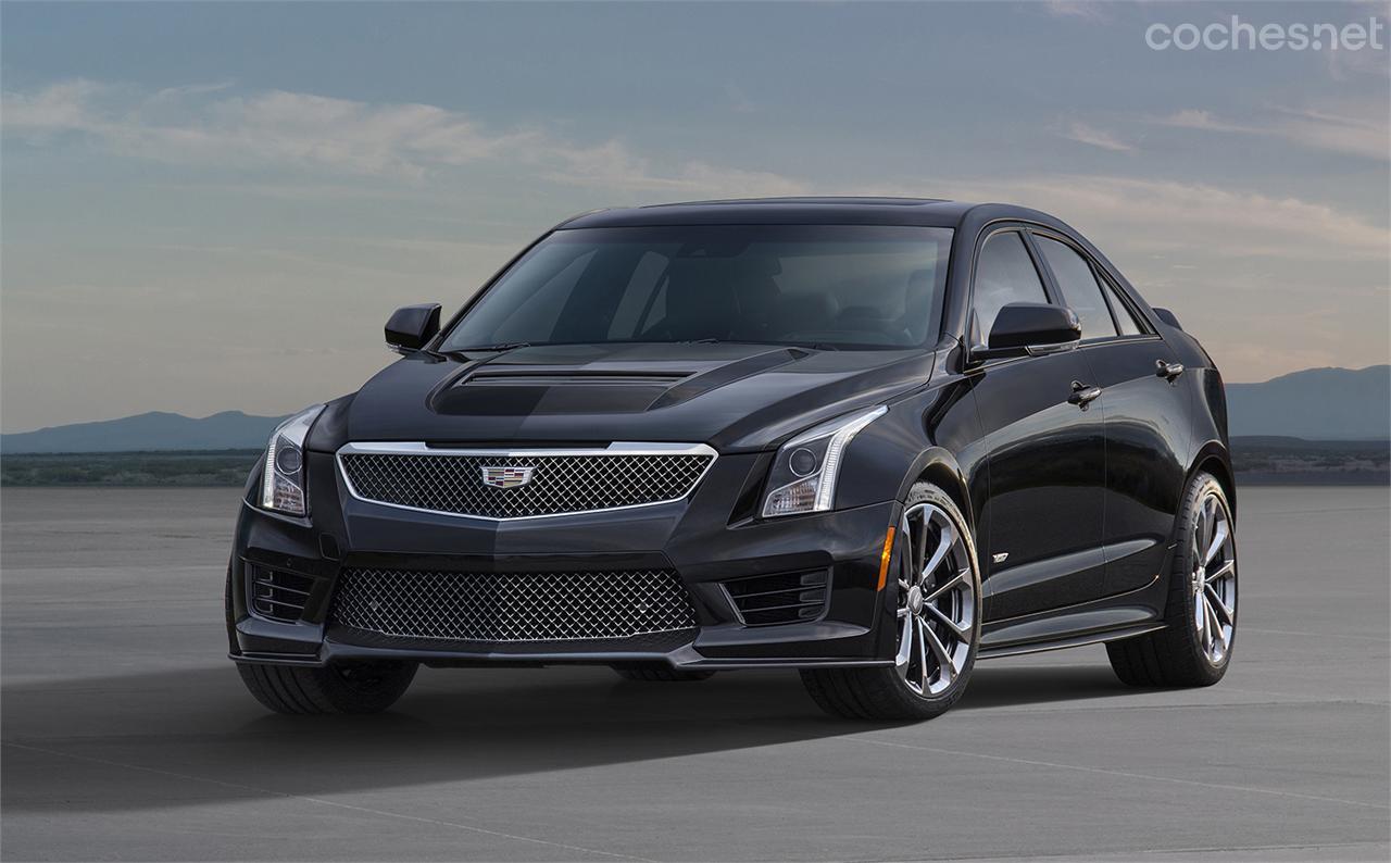 El Cadillac CTS-V tiene un V8 sobrealimentado por un compresor que rinde 649 CV, 800 Nm de par y que le permite alcanzar 320 km/h.