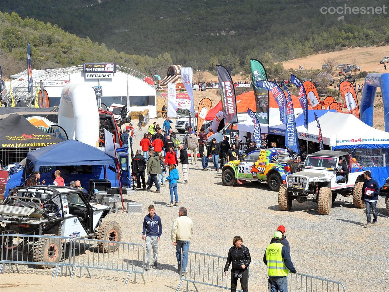 El movimiento de gente es incesante durante todo el evento