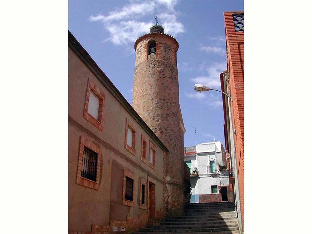 Original y atípico campanario de la iglesia de Fuente el Fresno