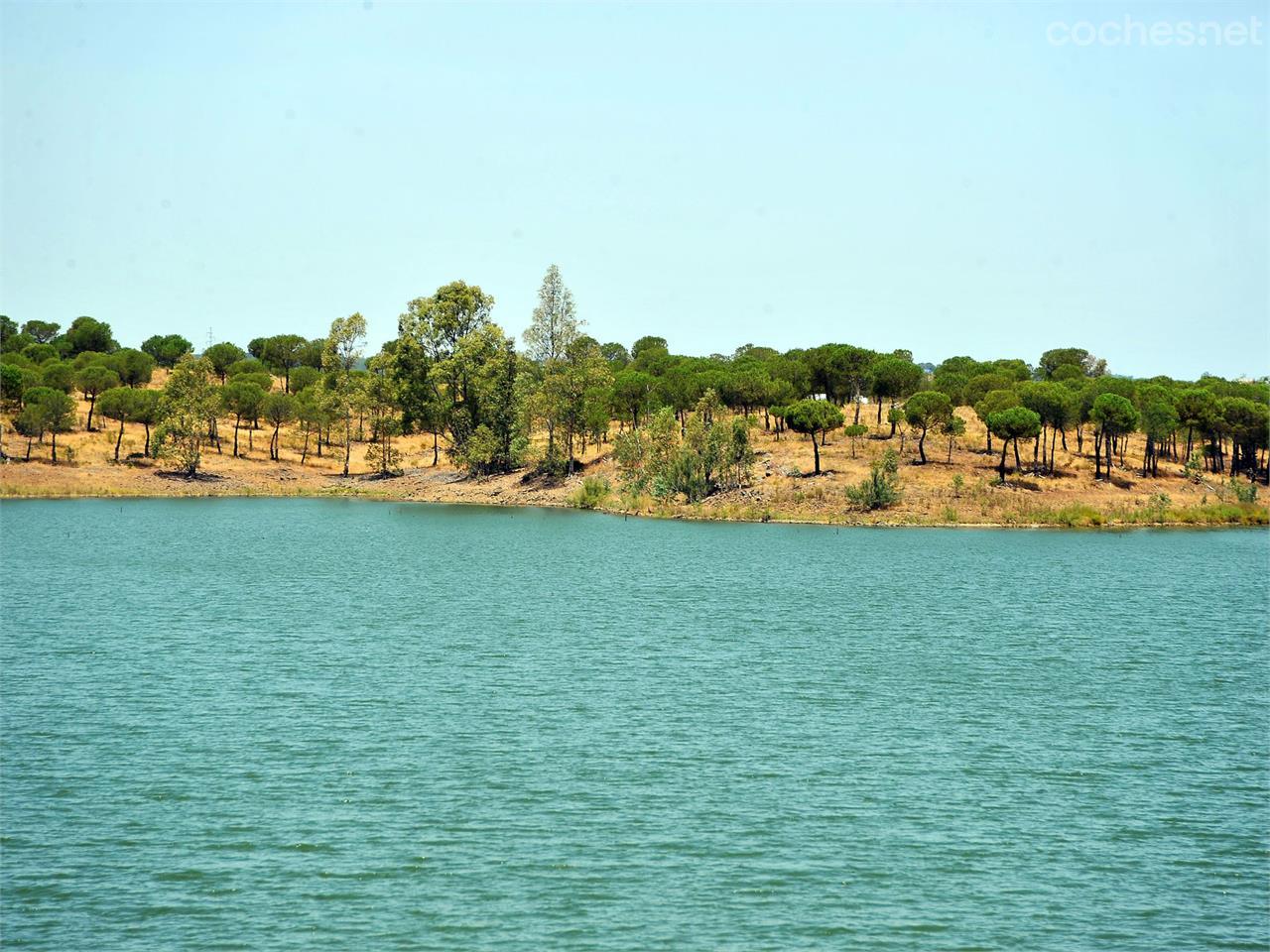 El Embalse de los Machos es un lugar privilegiado para la pesca.