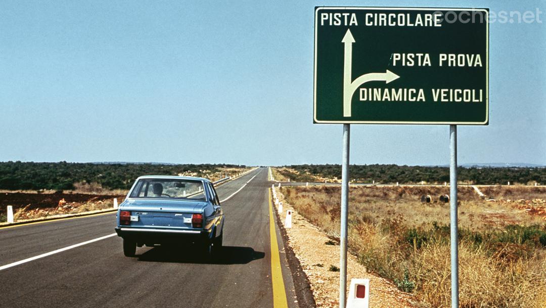 FIAT inauguró estas instalaciones de pruebas en 1975. Además de la pista circular cuenta con numerosos circuitos de tierra, aceleración, plataforma dinámica...