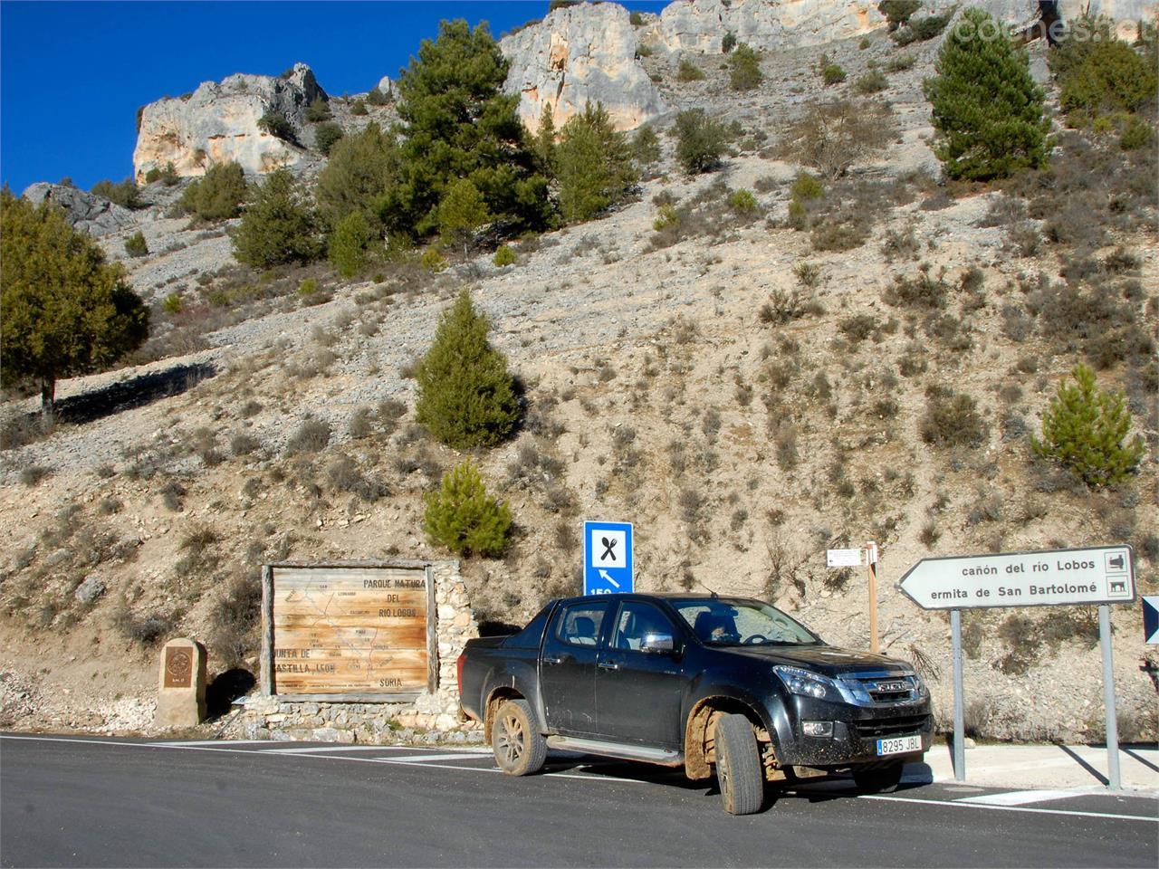 Entrada al Parque Natural del Cañon del Río Lobos desde la población de Ucero