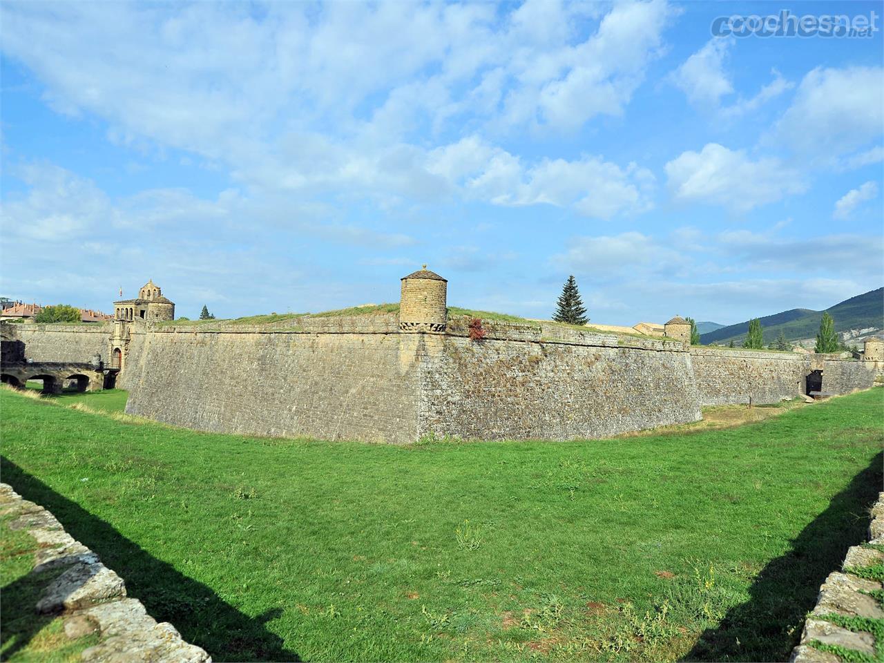 Mandada edificatr por Felipe II, la Ciudadela se llamó hasta el siglo XIX "Castillo de San Pedro"