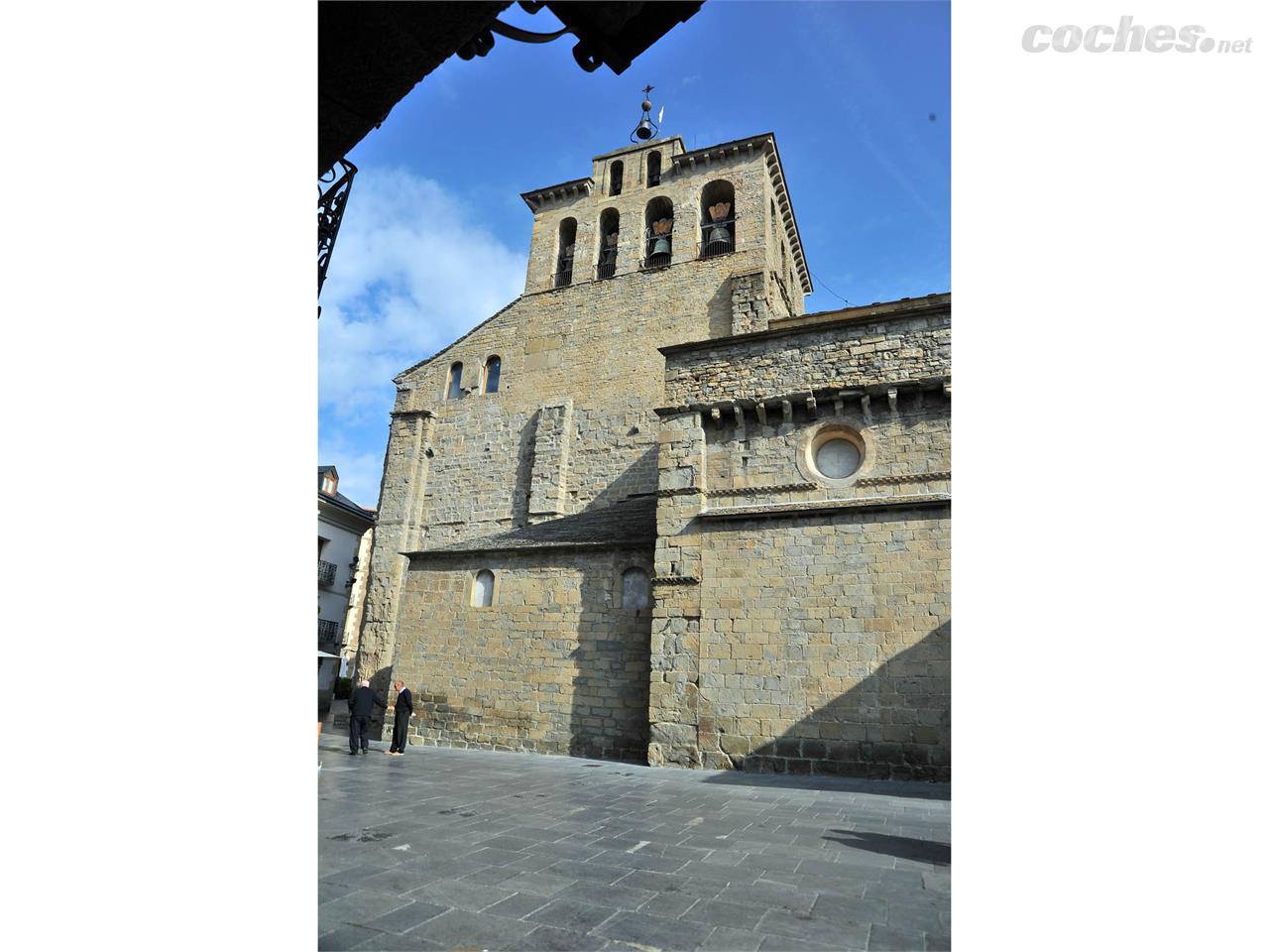 La Catedral de Jaca, es uno de los templos más importantes del primer románico español