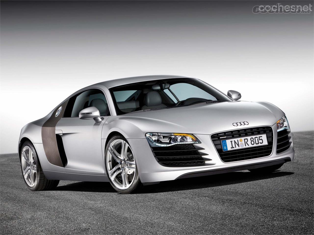 El Audi R8 fue el primer coche con faros completos LED en 2008.