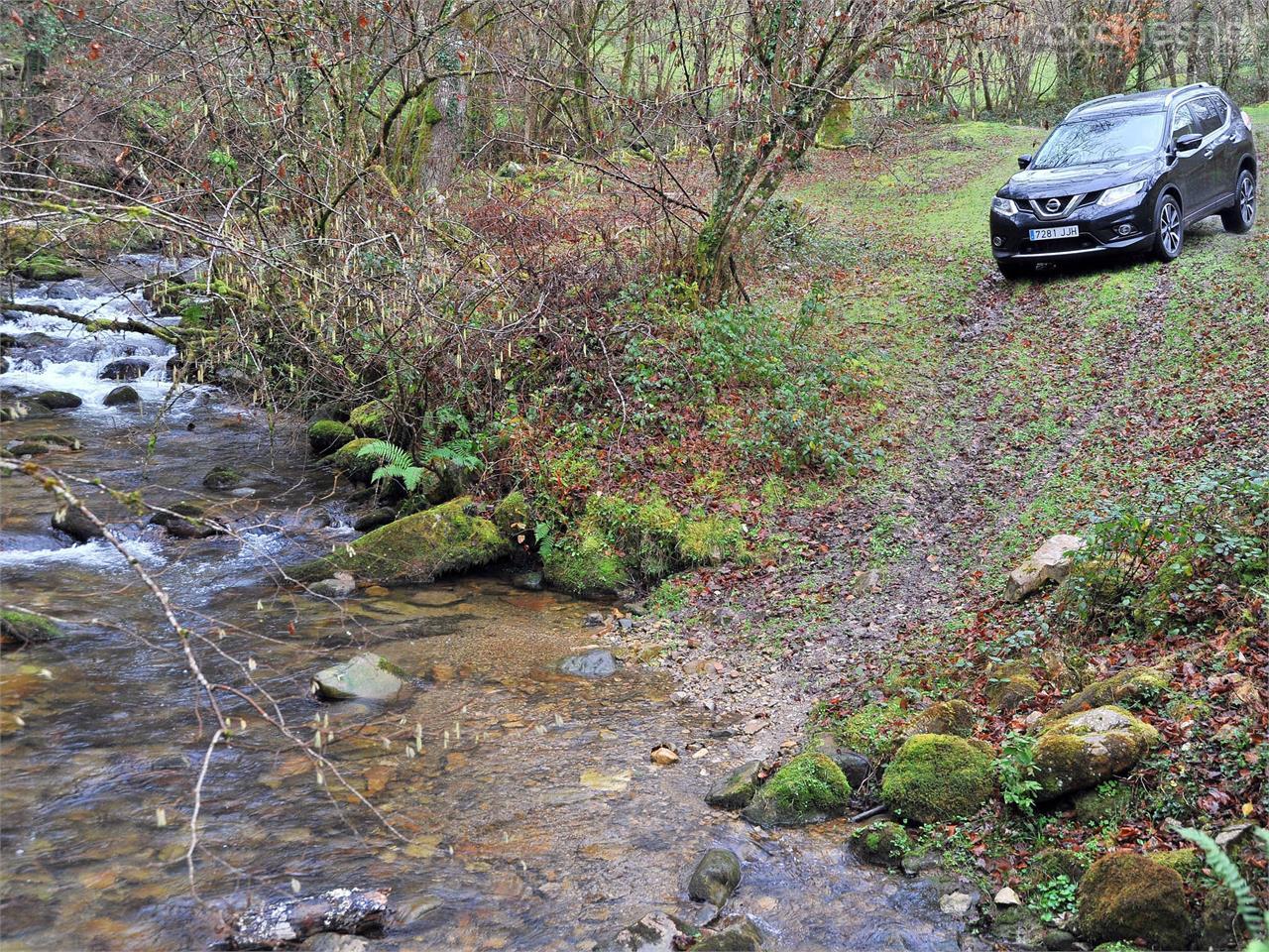 El terreno resbaladizo es una constante en esta zona, lugar ideal para transitar con el X-Trail