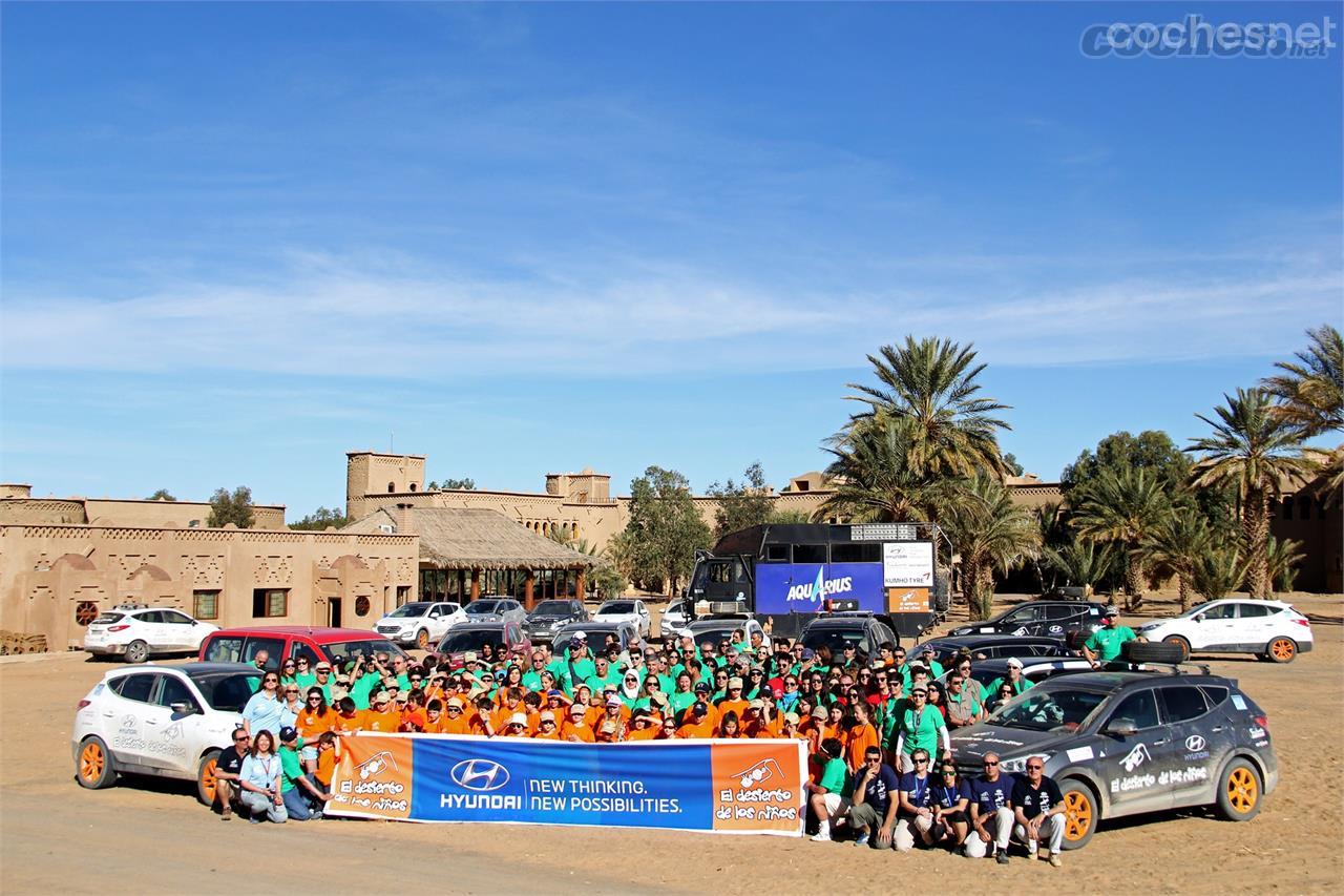 Los participantes viajan acompañados de sus familias para ayudar a los niños marroquíes.