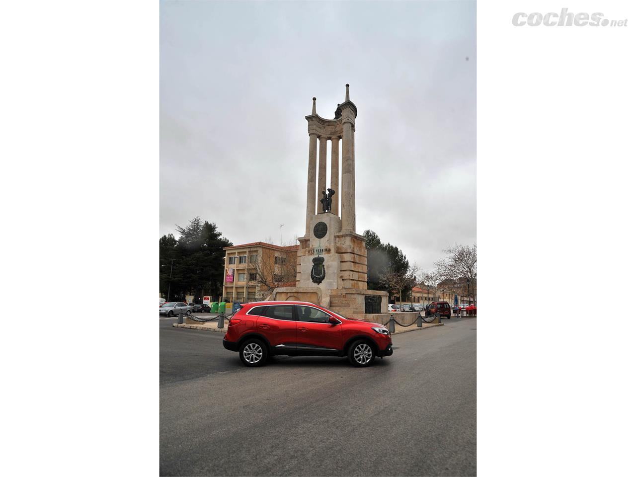 El Monumento a la Vendimia, paseando por Requena