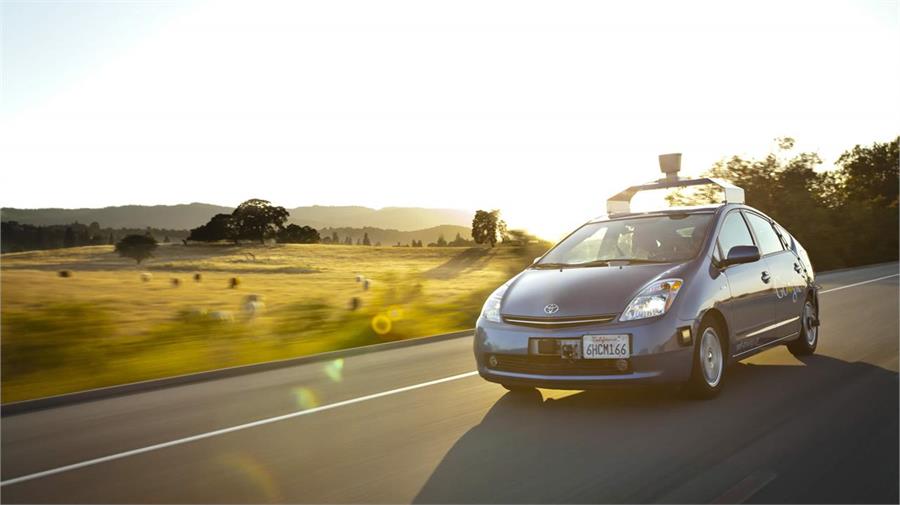 El primer vehículo autónomo con tecnología Google fue el Toyota Prius, que inició su fase de pruebas en 2009. [Foto: Google]