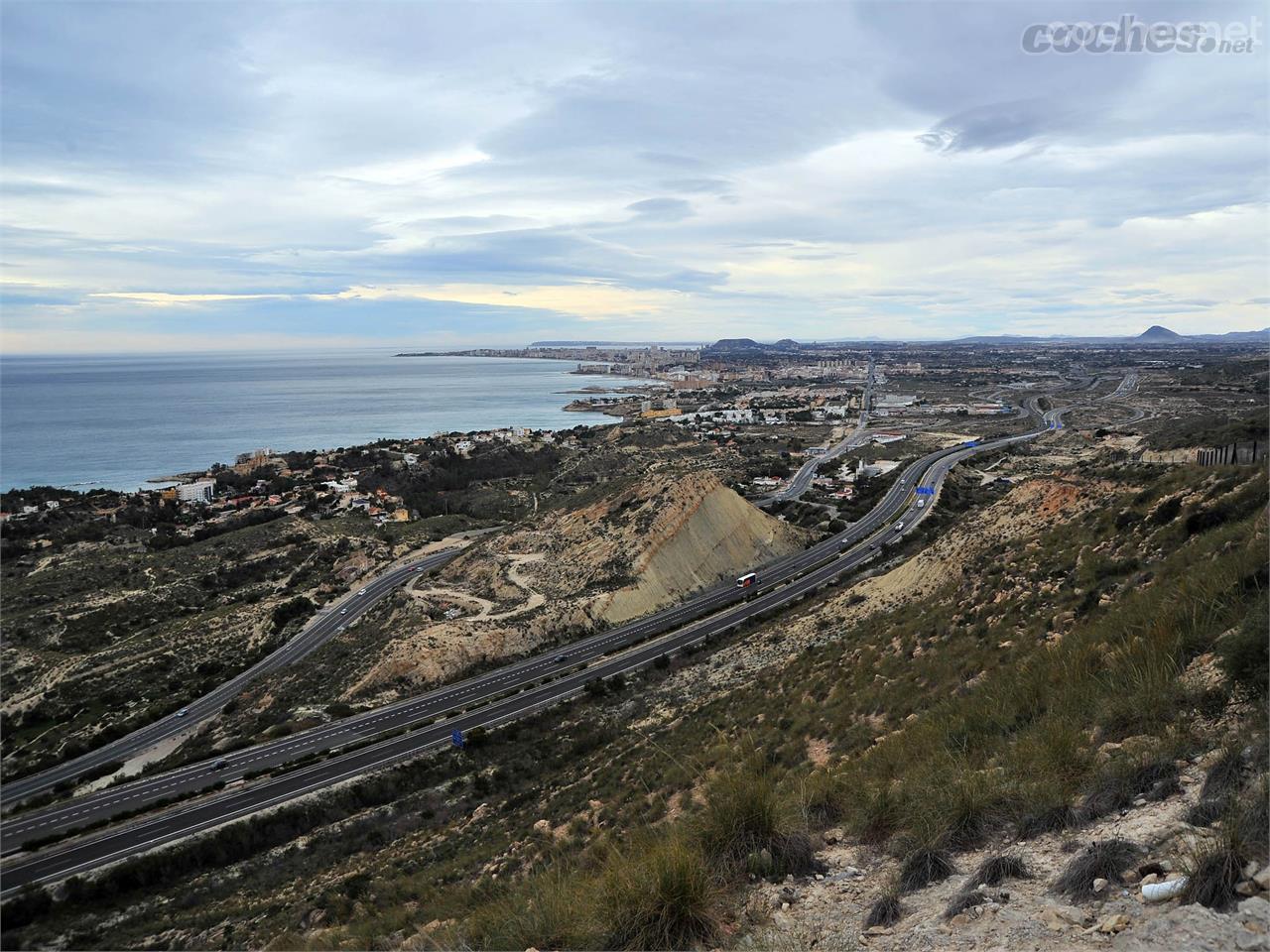 Enseguida disfrutamos de unas excelentes vistas de la costa alicantina