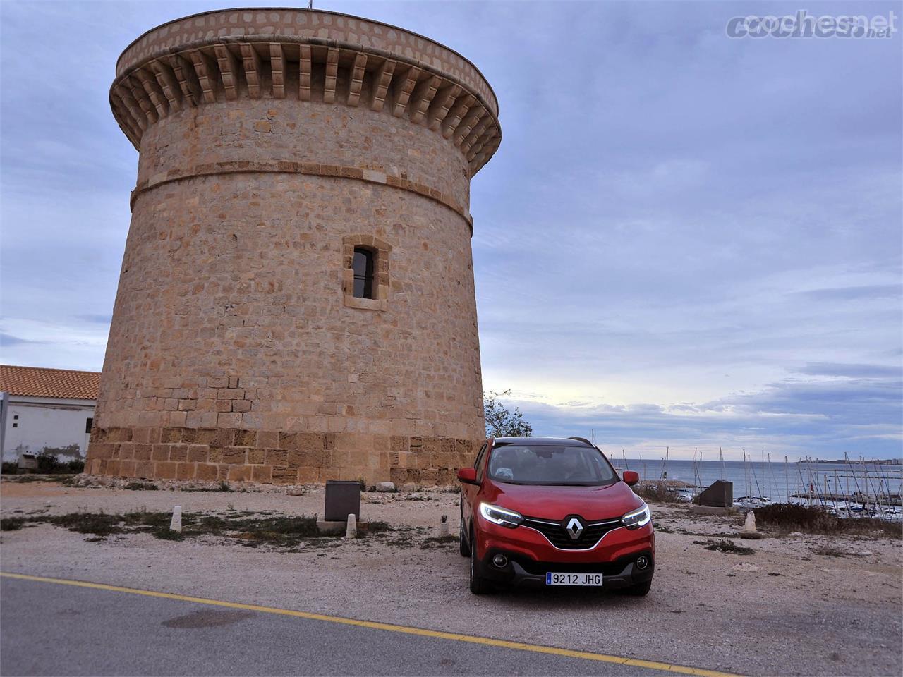 Junto a la Torre Vigía de El Campello