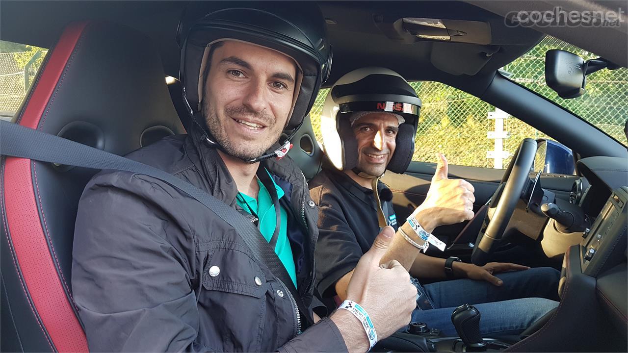 Cuando te subes con Marc Gené te das cuenta de que tu nivel de conducción en circuito no le llega ni a la suela del zapato. ¡Un crack!