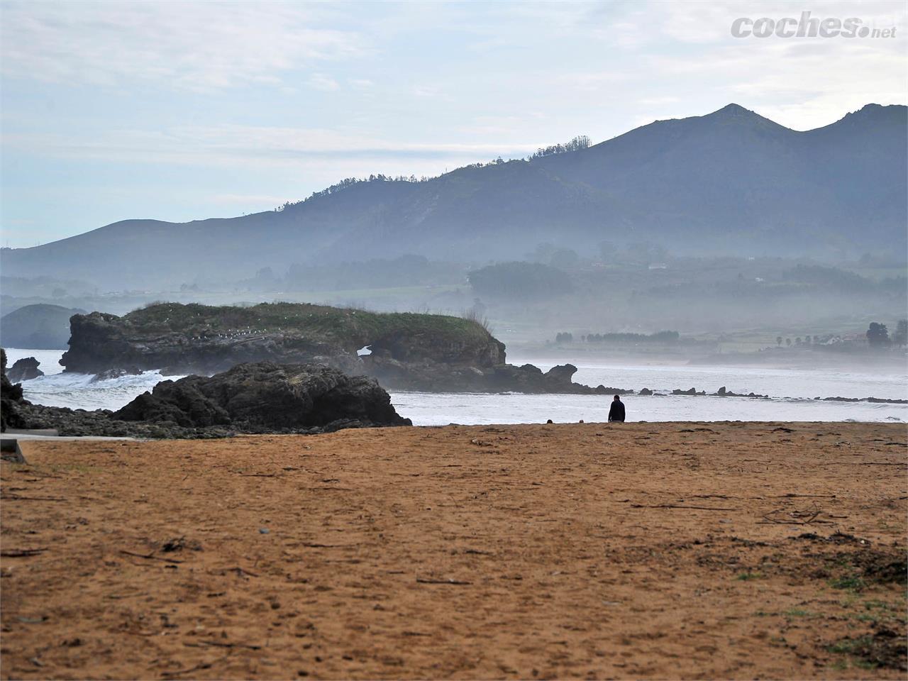 El islote que da nombre a la Playa de La Isla