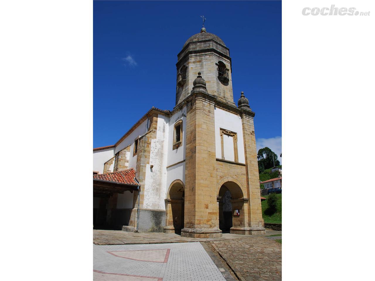 Iglesia de Santa María de Sábada, en Lastres