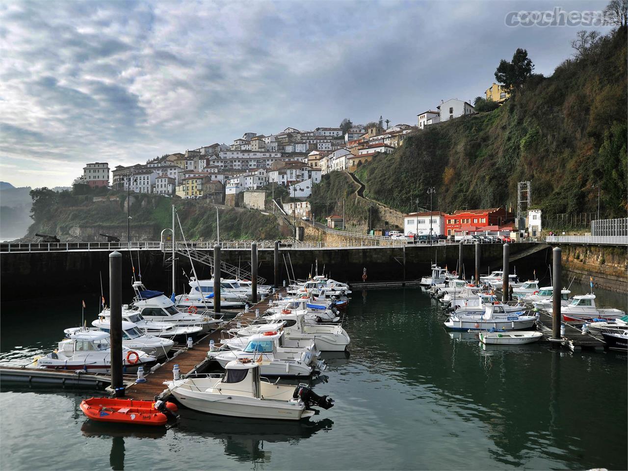 Lastres desde el puerto, una de las imágenes más bellas de todo la cornisa cantábrica