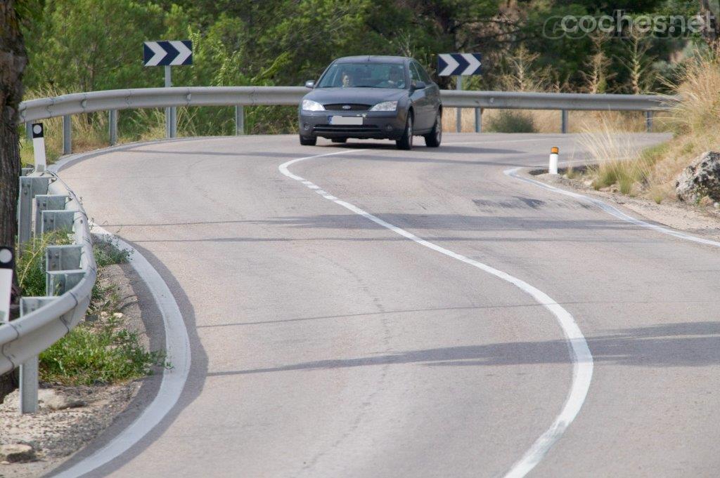 En las carreteras secundarias se producen dos de cada tres fallecidos en vías interurbanas. 