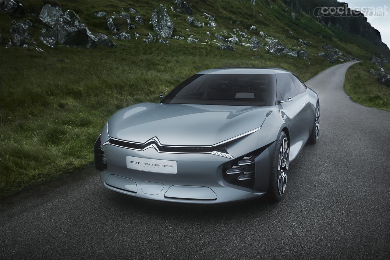 El Citroën Cxperience es un nuevo concept inspirado en la filosofía de aquellas berlinas históricas de la marca que fueron referencia en cuanto a confort y cuidado interior. 