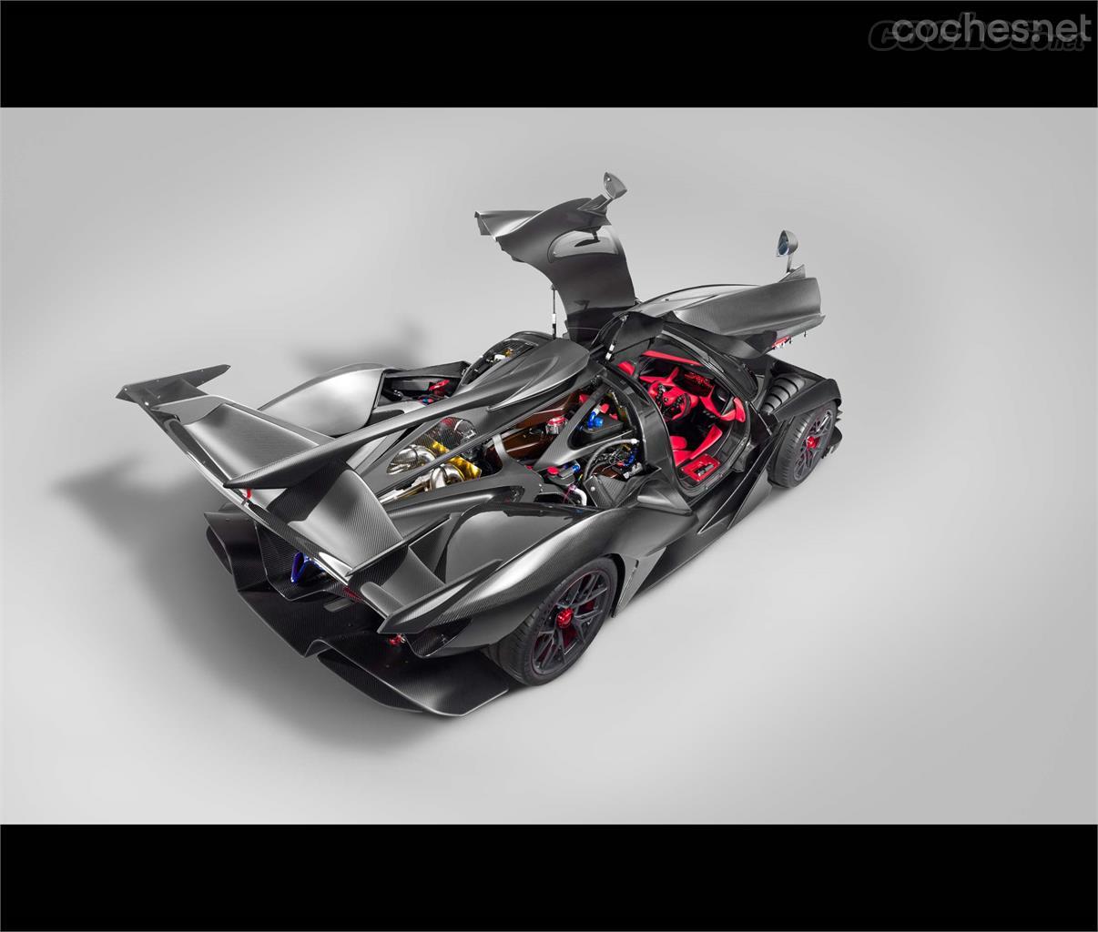 En posición central trasera monta un V12 de 6,3 litros que declara 780 CV y 760 Nm.