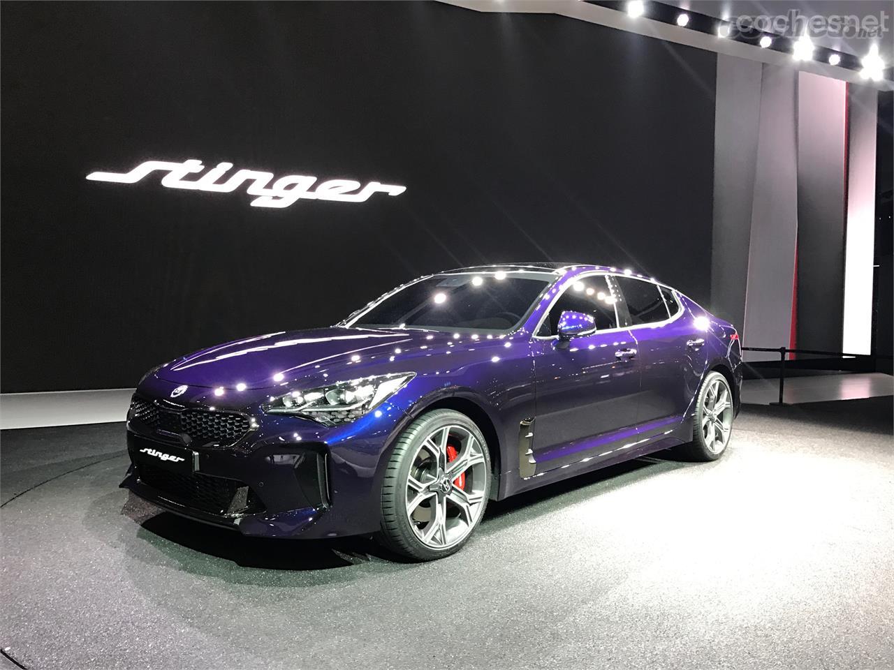 El Kia Stinger ya lo conocíamos de Ginebra pero debutaba en su país de origen donde probablemente se convierta en todo un éxito.