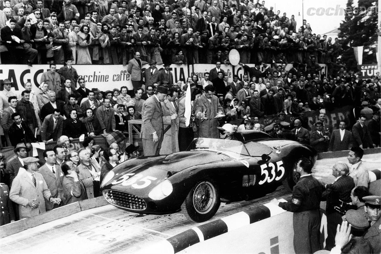 Ferrari logró 8 triunfos después de la Segunda Guerra Mundial. En imagen Piero Taruffi, vencedor de la última edición de la prueba en 1957.