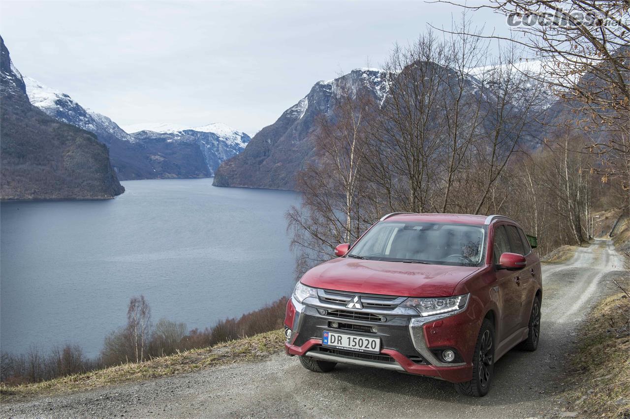 El Mitsubishi Outlander PHEV es el híbrido enchufable más vendido en España.