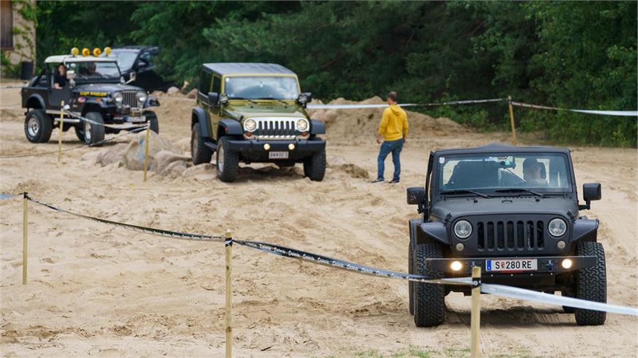 Cientos de propietarios pudieron conducir sus Jeep por circuitos de diversa dificultad, con la asistencia de especialistas de la Jeep Academy.